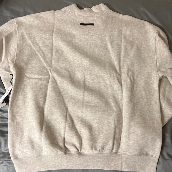 NWT!!! ESSENTIALS FEAR OF GOD Mock Neck Sweatshirt - Picture 2 of 4